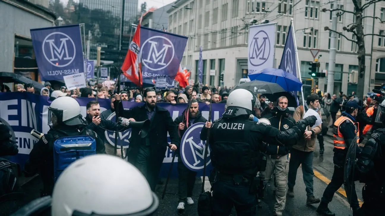 Demonstrationszug mit Megafon durch St. Gallen